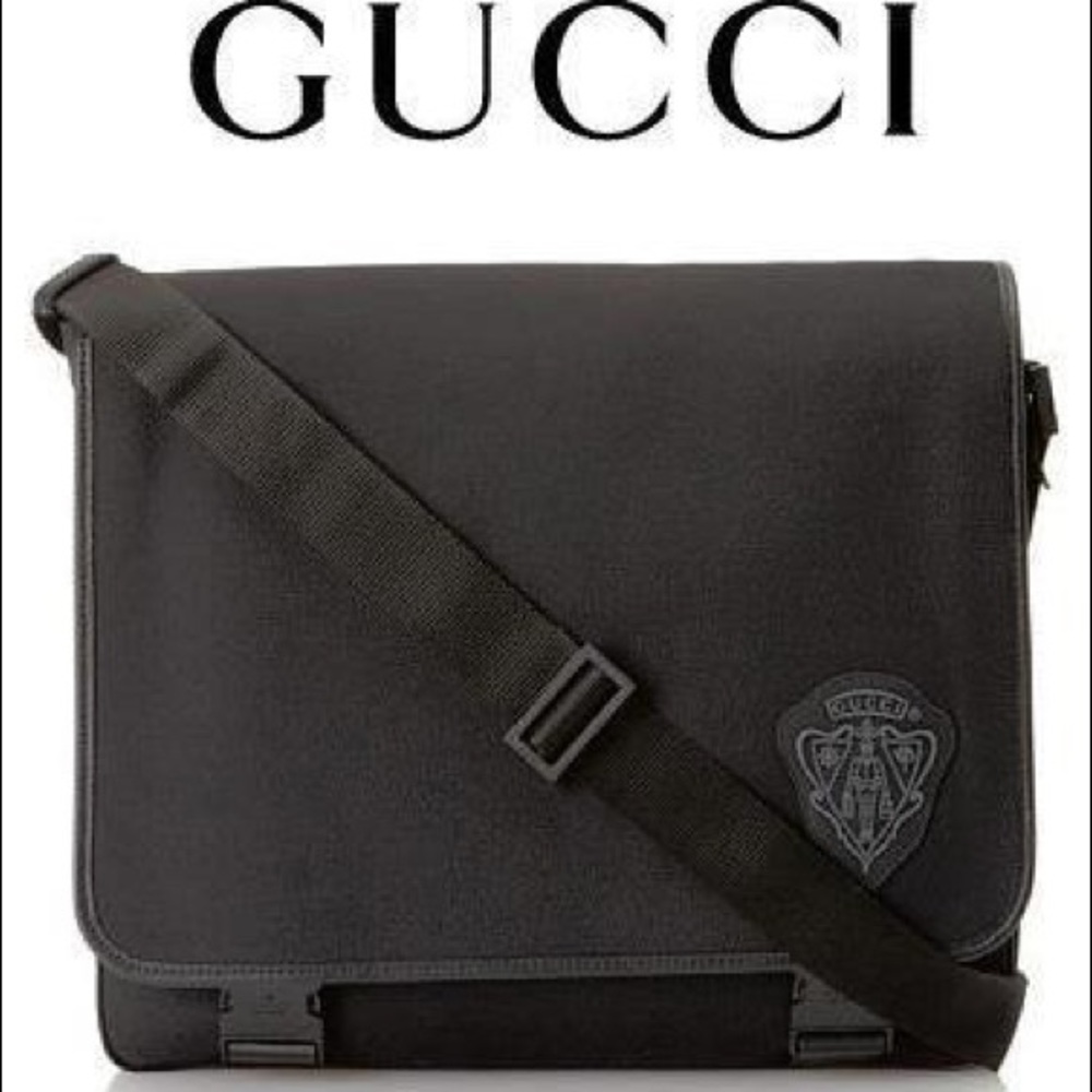 GUCCI Crest Motif Logo Canvas Messenger Crossbody Bag NEW Made in Italy